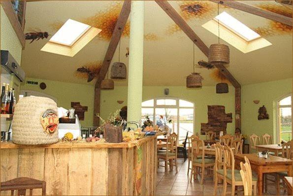 Landhotel Zum Honigdieb Ribnitz-Damgarten Bagian luar foto