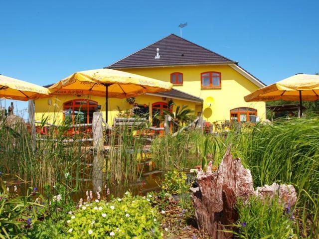 Landhotel Zum Honigdieb Ribnitz-Damgarten Bagian luar foto